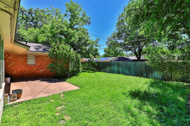 view of yard with a patio