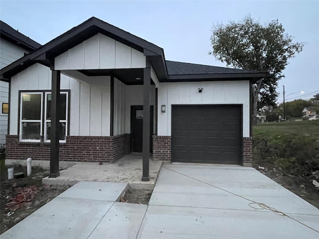 view of front of house with a garage