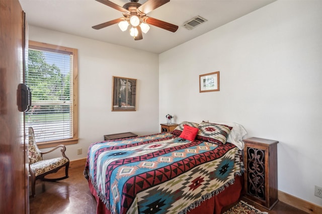 bedroom featuring ceiling fan