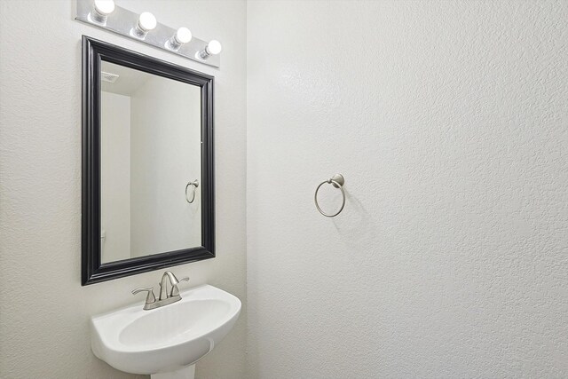 bathroom with sink