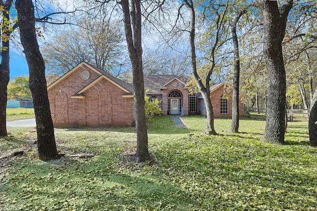 view of front of house with a front yard