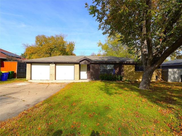 single story home featuring a front lawn