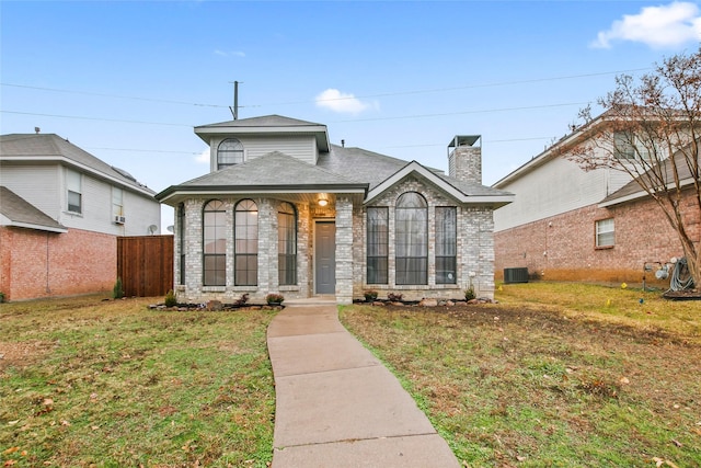 view of front of house with a front lawn