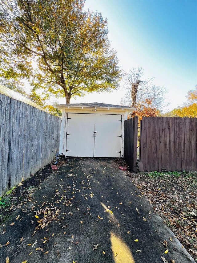 view of outbuilding