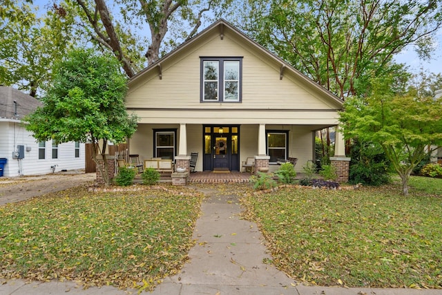 view of front facade with covered porch