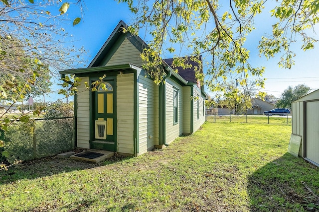 exterior space featuring a lawn