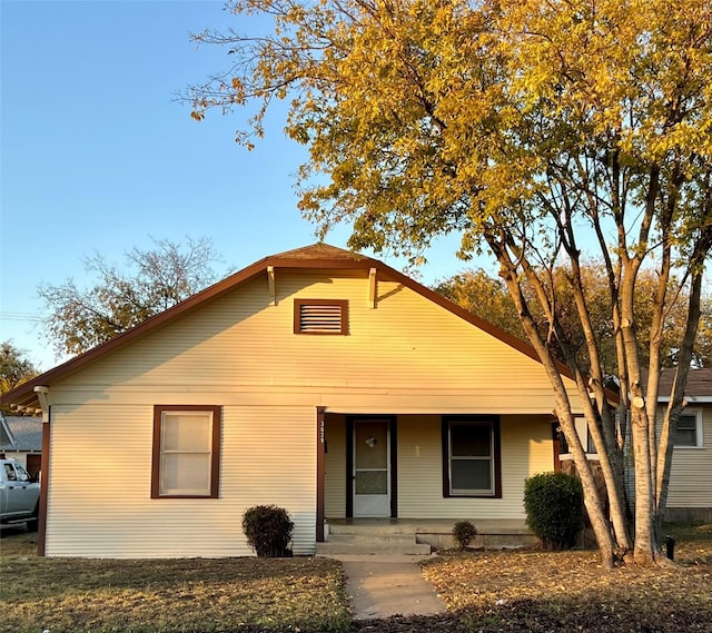 view of front of house featuring covered porch