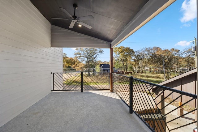 balcony featuring ceiling fan