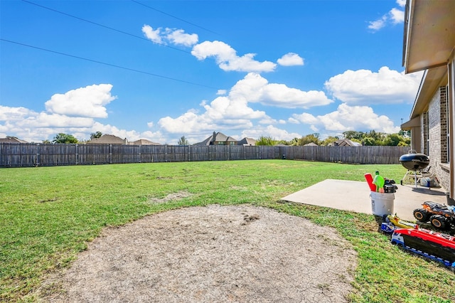 view of yard with a patio