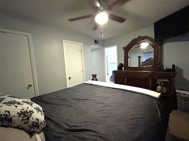 bedroom with ceiling fan