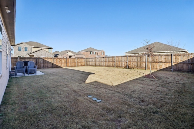 view of yard featuring a patio