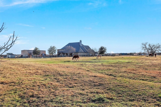 view of yard featuring a rural view