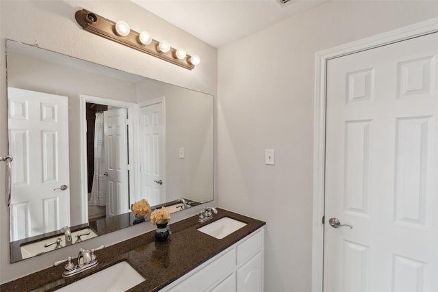 spare room featuring dark hardwood / wood-style flooring and ceiling fan