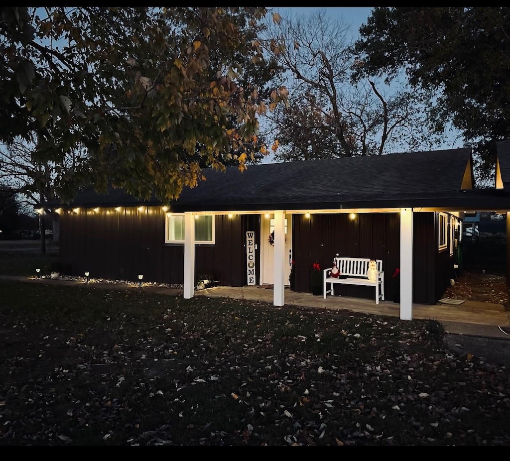 view of front of house