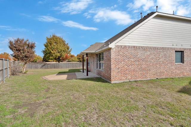 view of yard with a patio