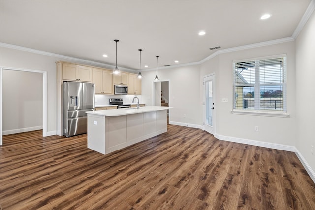 kitchen with crown molding, dark wood-type flooring, an island with sink, and stainless steel appliances