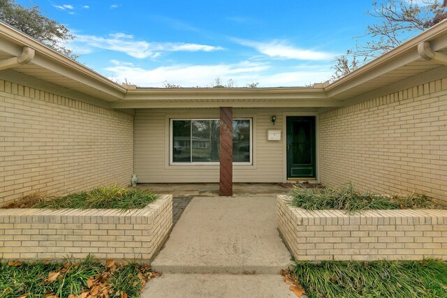 view of entrance to property