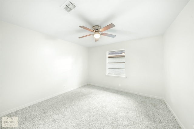 unfurnished room with carpet flooring and ceiling fan