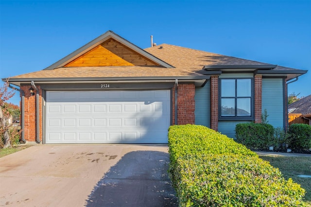 view of front facade featuring a garage