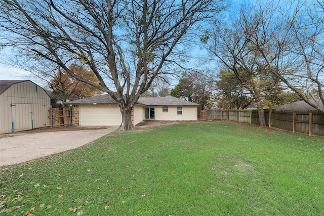 view of yard with a garage