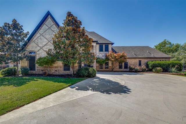 view of front of house with a front yard