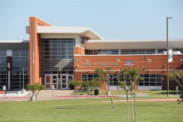 view of building exterior