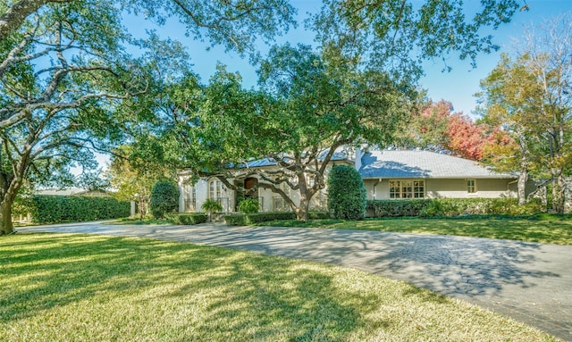 view of front of house with a front yard