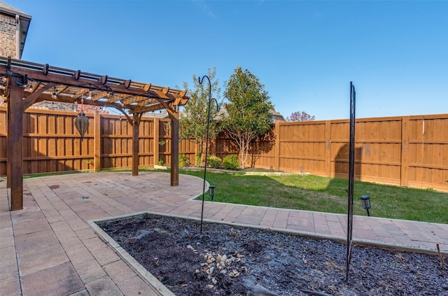 view of patio featuring a pergola