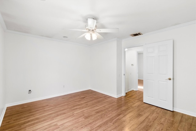 unfurnished room featuring light wood-type flooring, ceiling fan, and ornamental molding