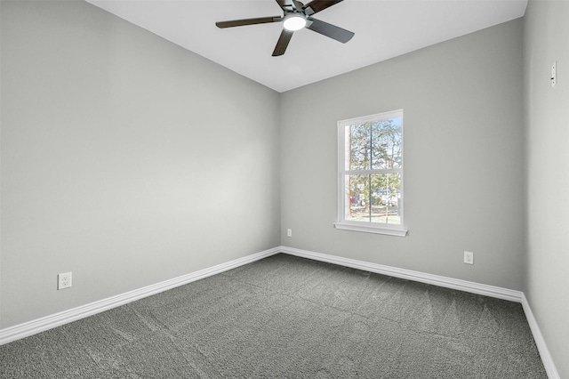 unfurnished room with carpet and ceiling fan