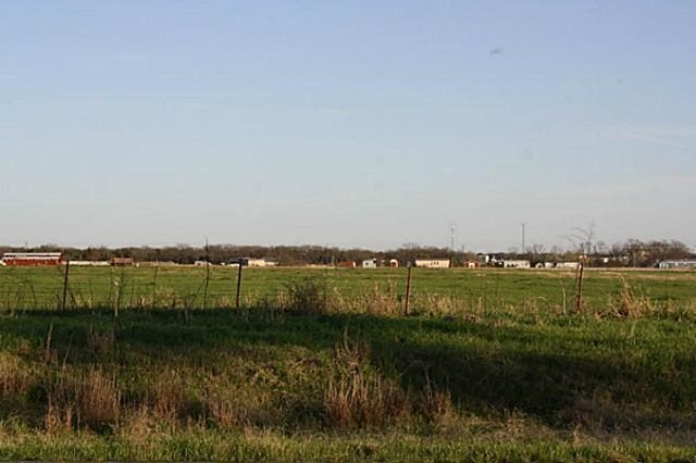 Listing photo 2 for 21546 N State Highway 34, Terrell TX 75161