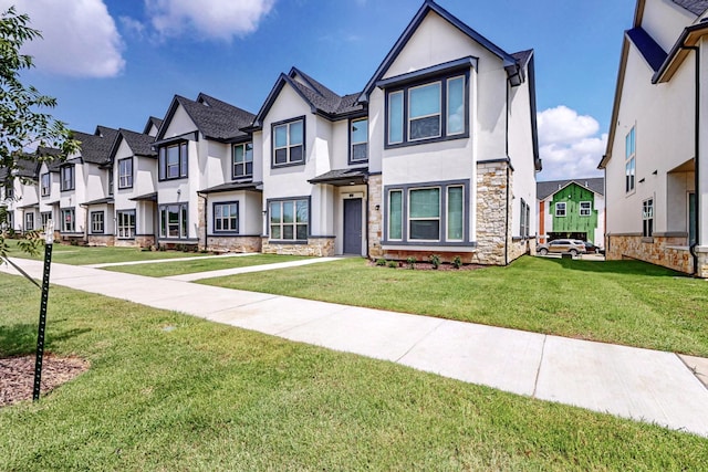 view of front of house featuring a front yard