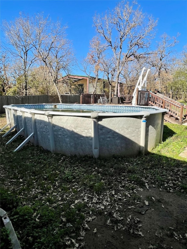 view of swimming pool