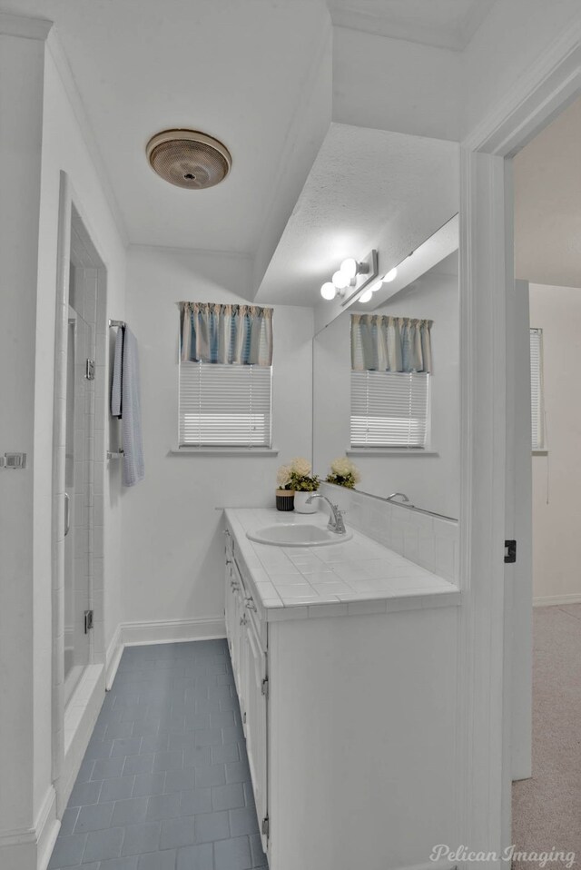 unfurnished room with ceiling fan and light colored carpet