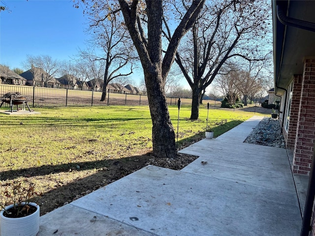 view of yard with a patio area