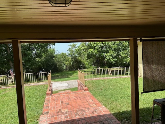 view of yard featuring a patio