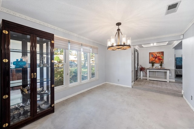 dining space featuring carpet floors, crown molding, and a notable chandelier