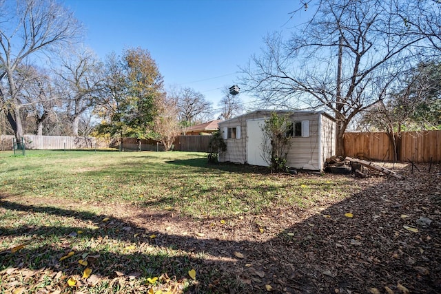 view of yard with an outdoor structure