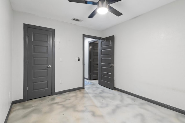 unfurnished bedroom featuring ceiling fan