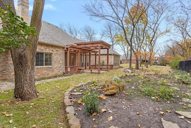 view of yard featuring a pergola