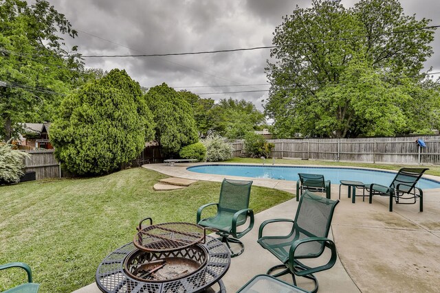 2100 Rockmoor Dr, Edgecliff Village, TX 76134 - view of swimming pool with a fenced backyard and a patio