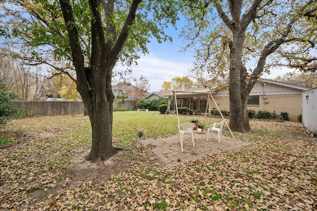 view of yard featuring a patio