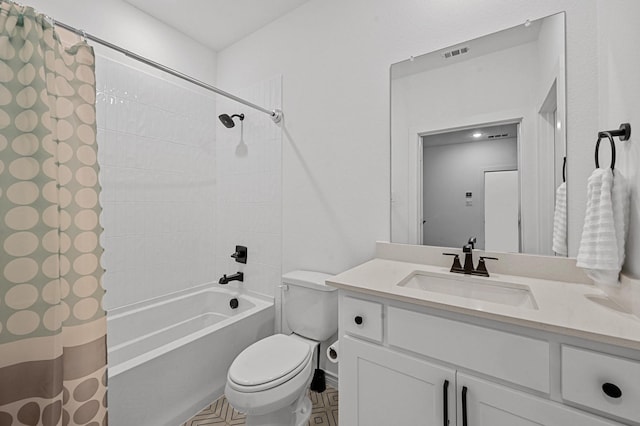 1208 Grass Hollow Pl, Celina, TX 75009 - bathroom with vanity and shower / bath combo with shower curtain