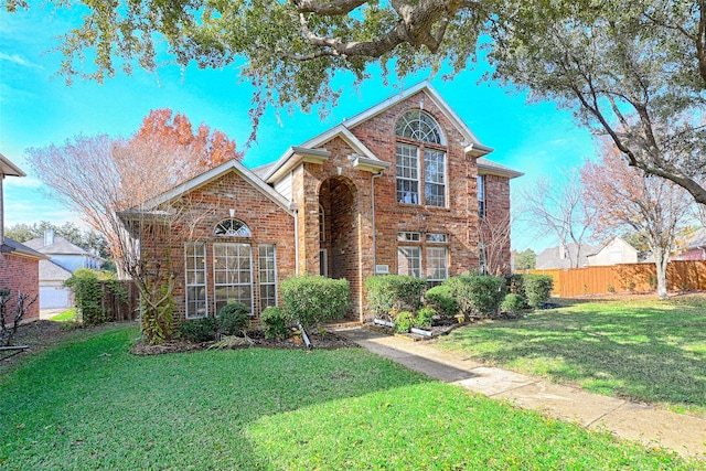 view of front property featuring a front yard