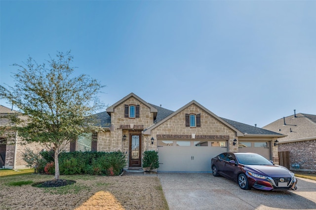 view of front facade featuring a garage