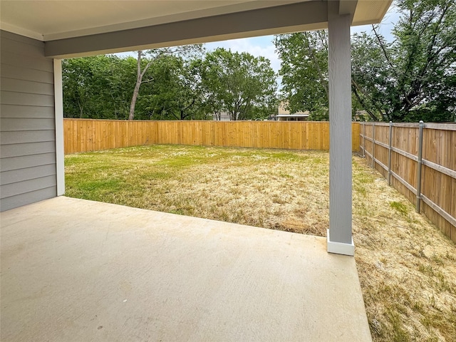 609 E 14th Ave, Corsicana, TX 75110 - view of yard featuring a patio