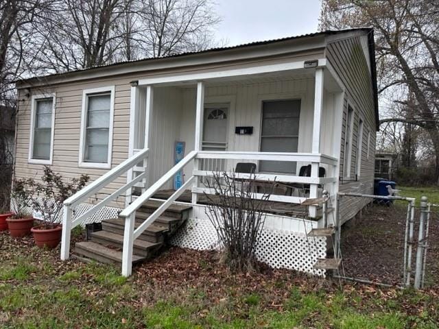 view of front of house with covered porch