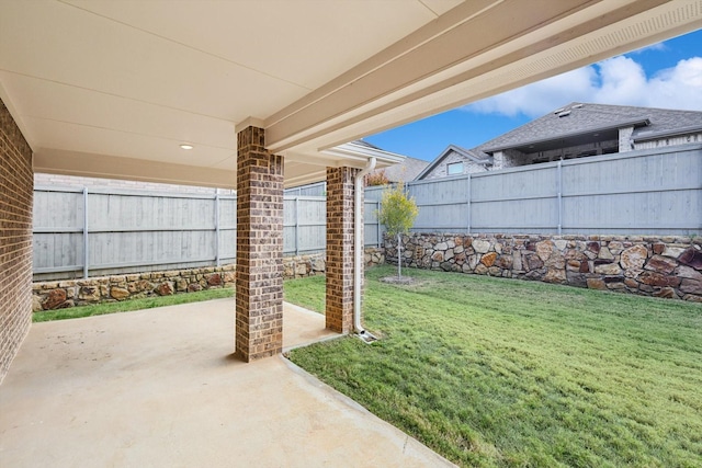 view of yard featuring a patio area