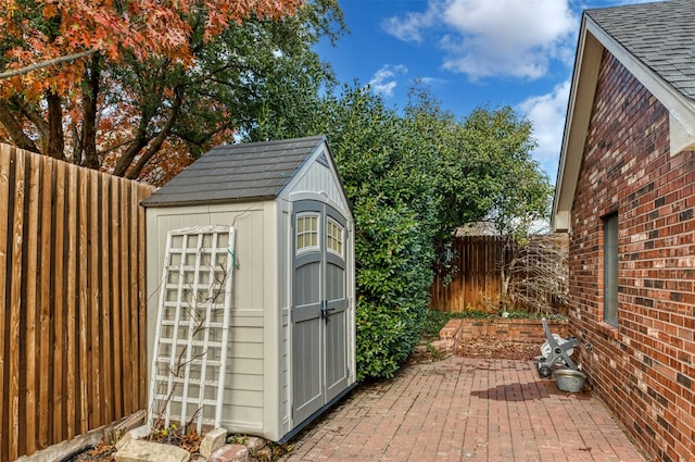 view of outbuilding