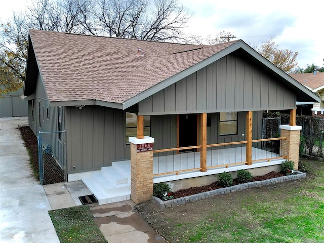 view of front of property with covered porch